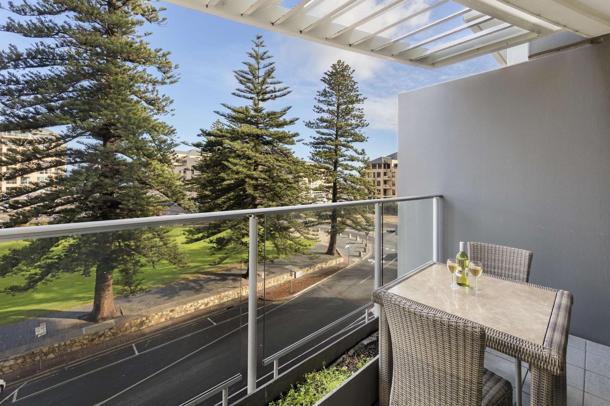 Oaks Glenelg Liberty Suites Adelaide Exterior foto