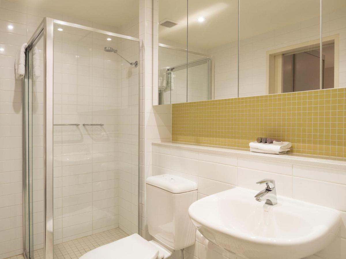 Oaks Glenelg Liberty Suites Adelaide Zimmer foto